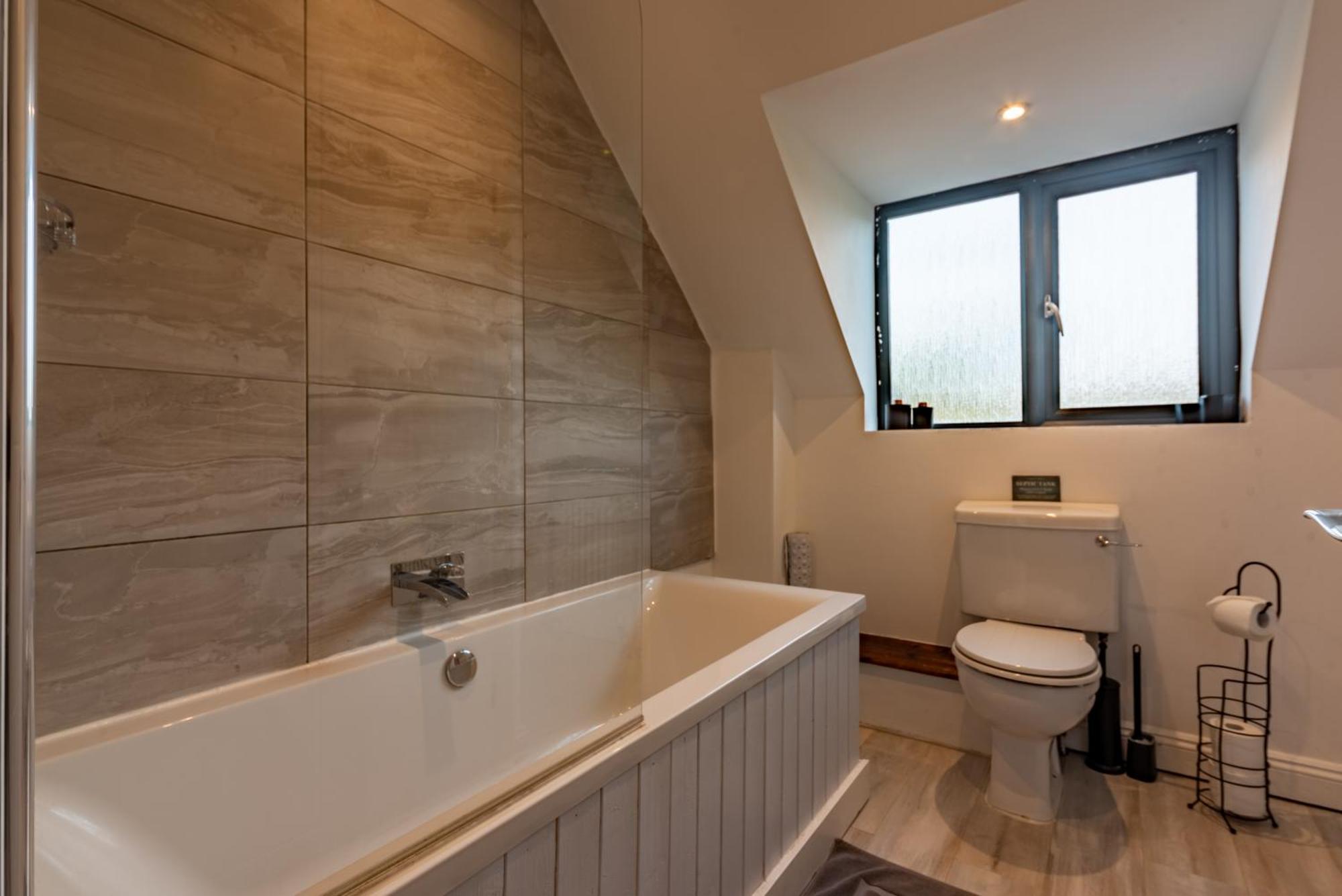 Cotswold Holiday Let With Hot Tub - The Old Garage Chipping Norton Exterior photo